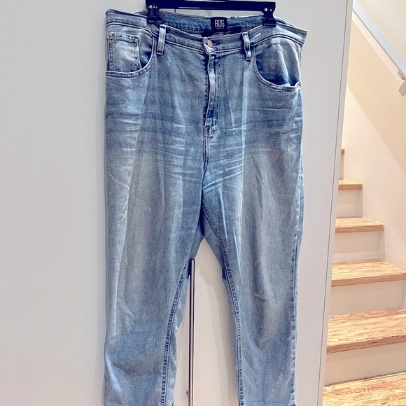 Urban Outfitters BDG High-Waisted Girlfriend Jean - Picture 3 of 4